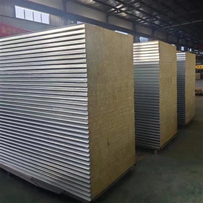 Panel o silnym efekcie izolacji akustycznej